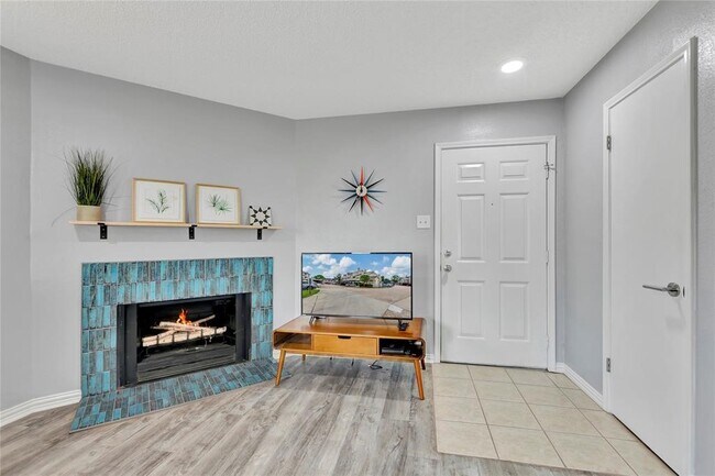 Building Photo - 2750 Holly Hall St