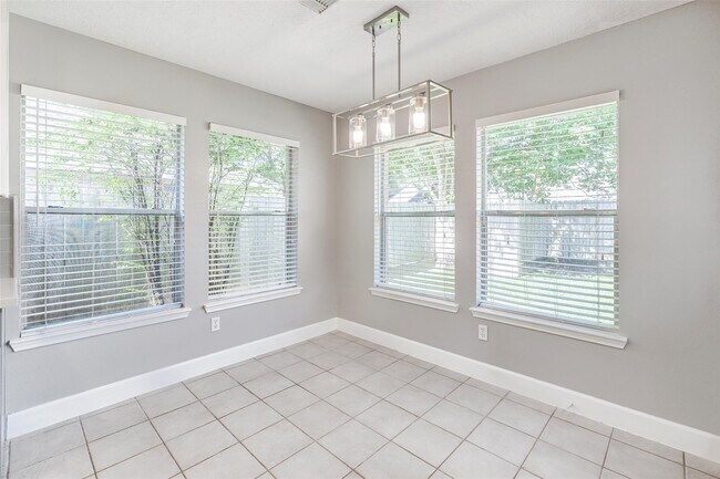 Building Photo - 7015 Yardley Dr