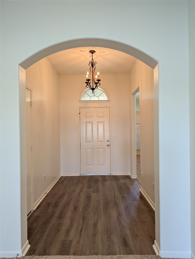 Building Photo - 5618 Savannah Woods Ln