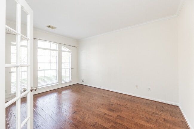 Building Photo - 15435 Stoneridge Park Ln