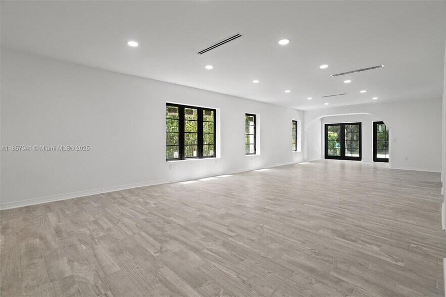 Building Photo - 434 Aragon Ave