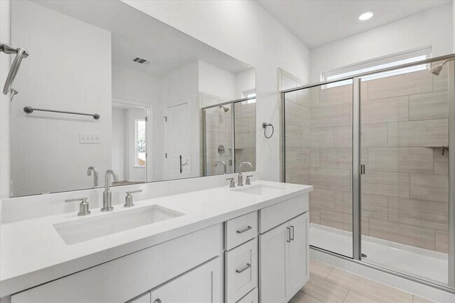 Building Photo - 133 Grn Knl Ln