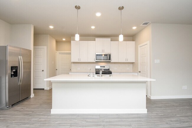 Building Photo - 2022 W Darlington Oak Ct