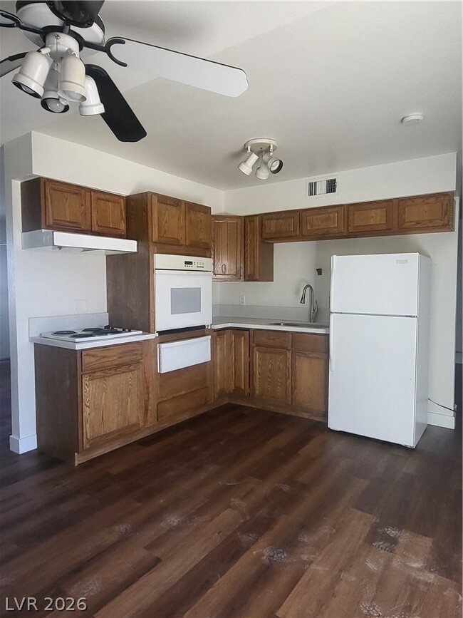 Building Photo - 717 Van Ert Ave