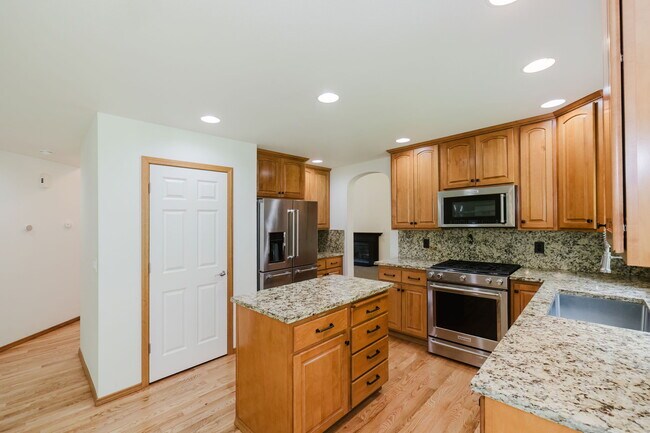 Building Photo - 6492 Wexford Ave SW