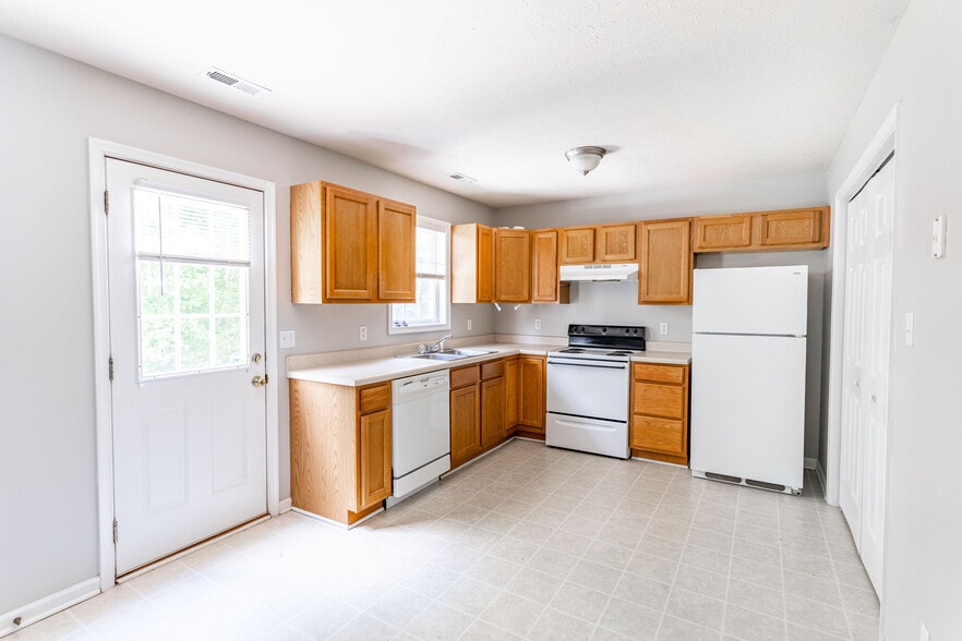 Building Photo - 1074 Blane Dr