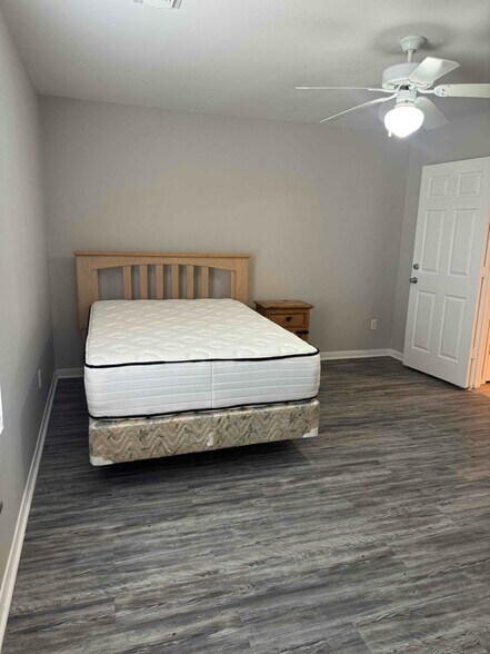 Building Photo - 45657 Chapman Ln