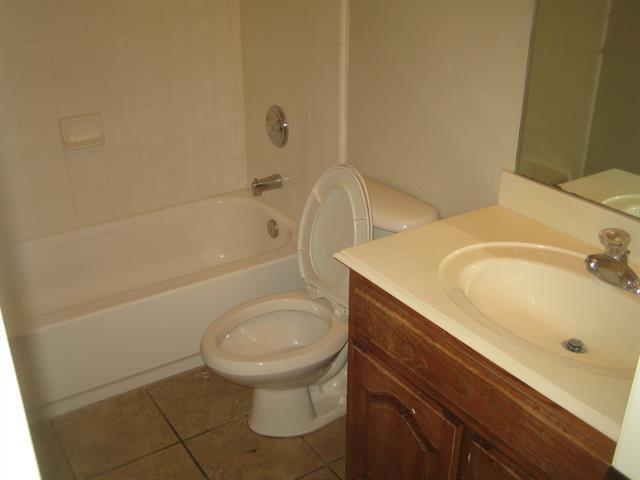 Building Photo - 5916 Silver Buckle Dr