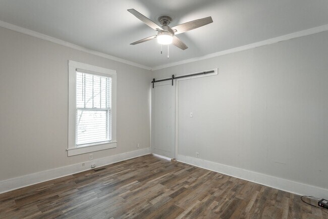 Building Photo - 1420 Hixson Pike