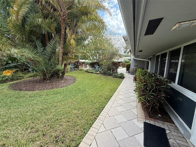 Building Photo - 4009 NE 21st Ave