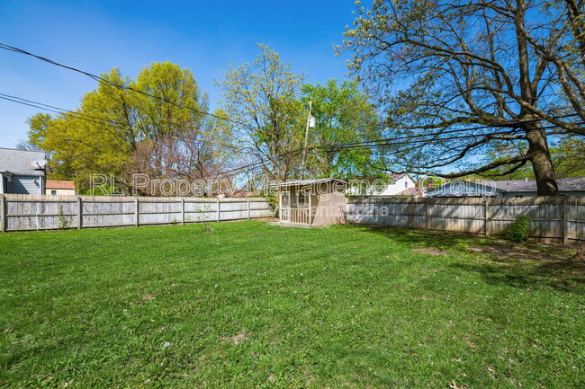 Building Photo - 4922 Dunlap Rd