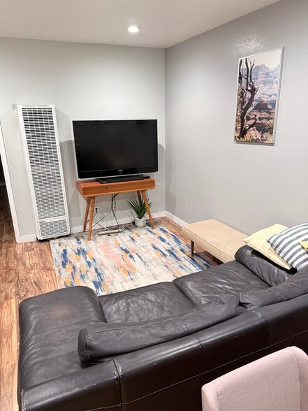 Building Photo - 2241 Village Ct