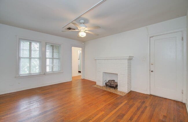 Building Photo - 1428 Wentworth St