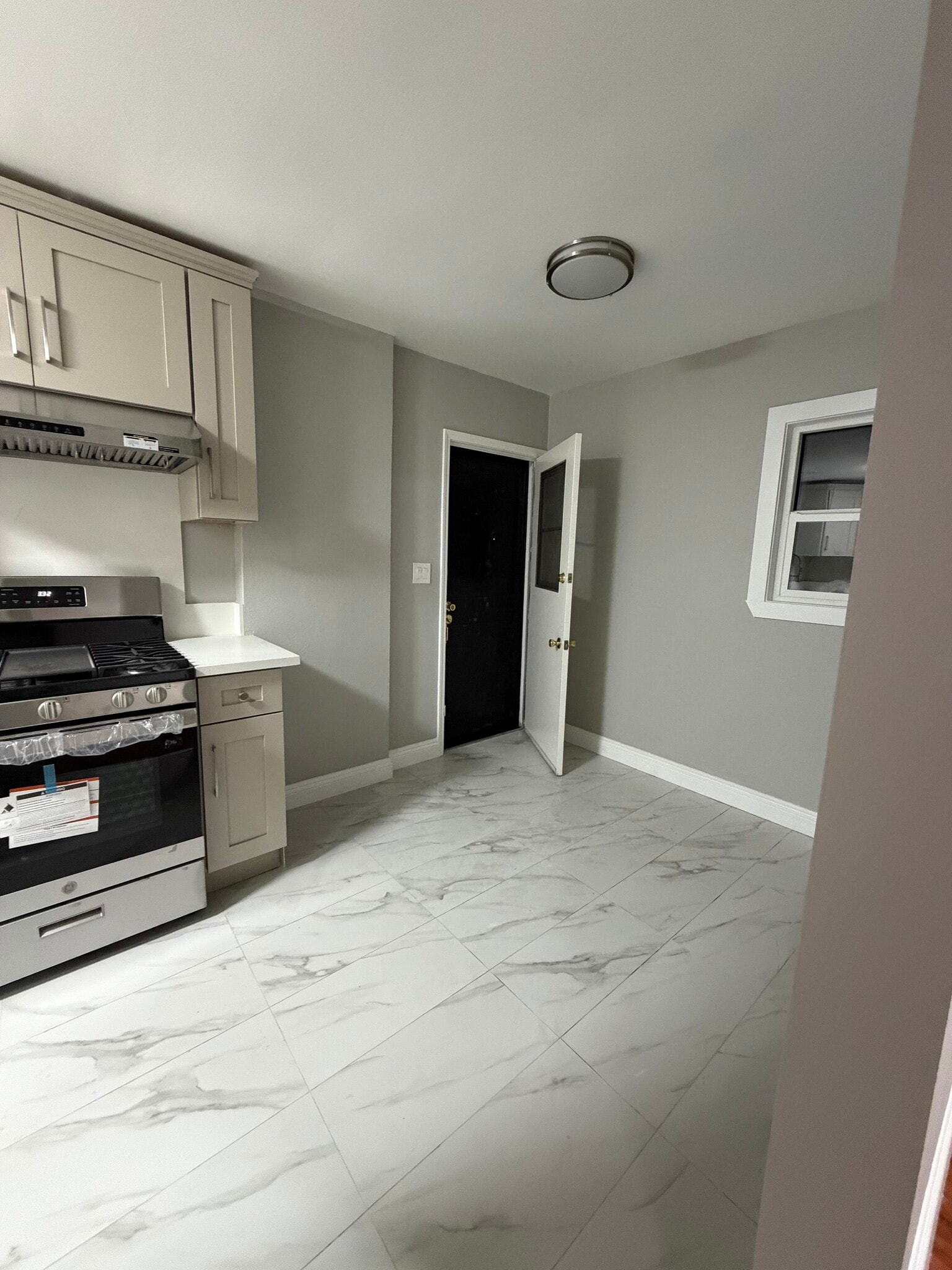 Kitchen - 1483 Allison Ave