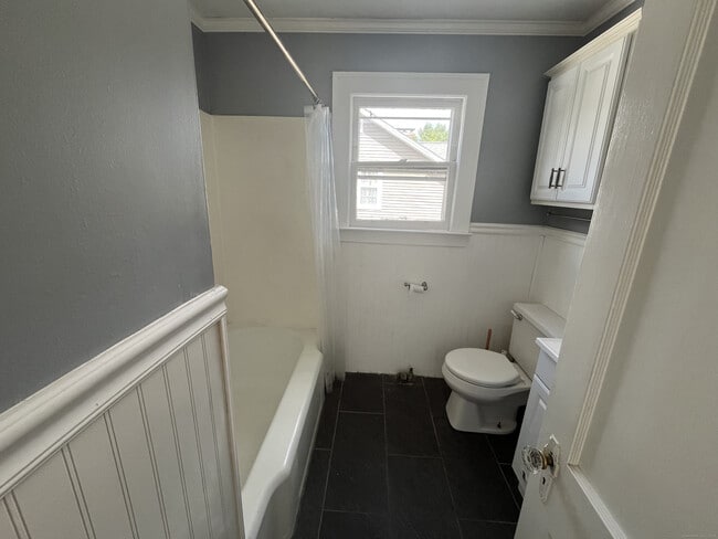 Building Photo - 486 Mohegan Ave Pkwy