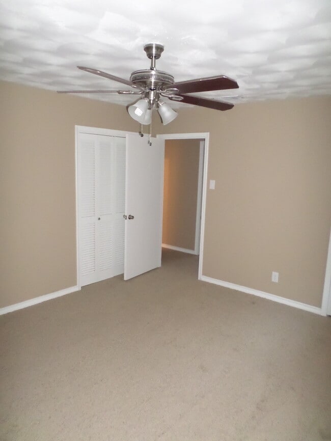 Building Photo - 1256 Whispering Trail