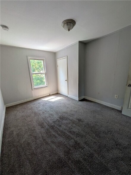 Building Photo - 447 Hays Ave