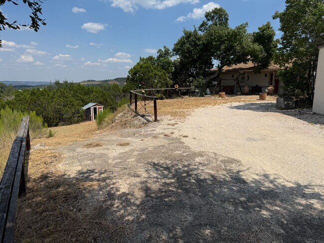 Building Photo - NEW ON MARKET