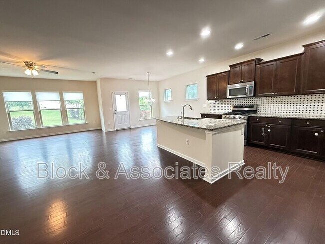 Building Photo - 1017 Magnolia Blossom Ln