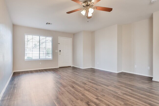 Building Photo - 809 E Rossi Ct