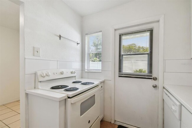 Building Photo - 3808 S Grady Ave
