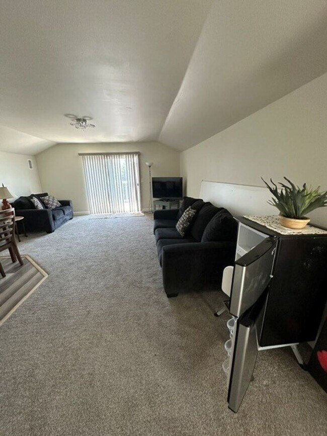 Building Photo - 7175 Vista Ridge Dr
