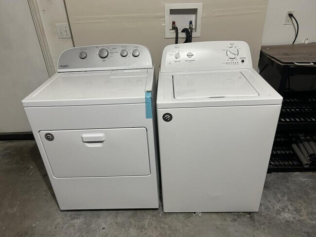 Building Photo - 30534 Tremont Dr