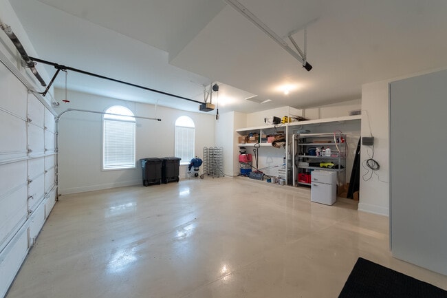 Building Photo - 16646 Brooklane Blvd