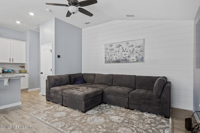 Building Photo - 11647 Pacific Dogwood Ct