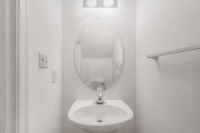 Building Photo - Great Home for Rent in the Lucks Lane Corr...