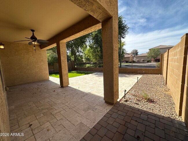 Building Photo - 2138 W Marconi Ave