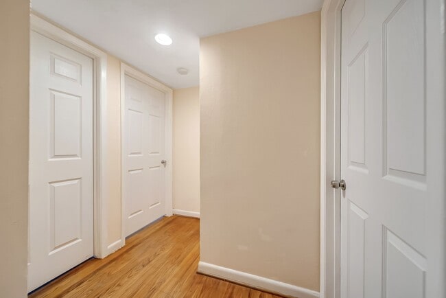 Building Photo - 3702 Malone Dr