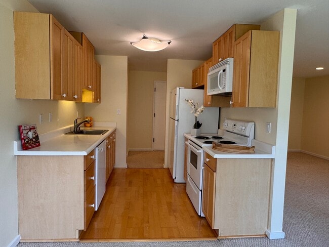 Building Photo - 7001 Sand Point Way NE