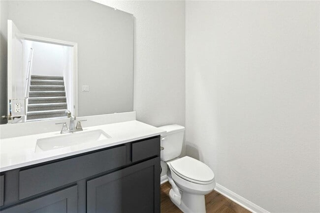 Building Photo - 320 Creek Dr