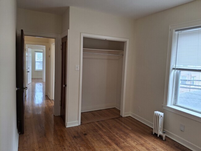 Building Photo - 5015 N Springfield Ave