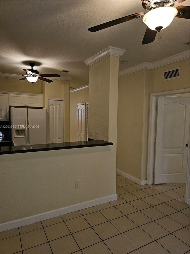 Building Photo - 1543 SE 25th St