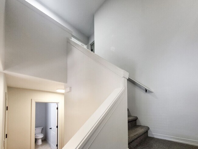 Building Photo - 407-409 Madrona Ave SE