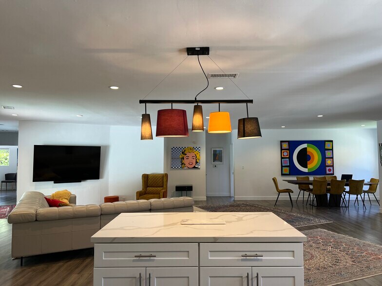 Living room - 21523 Dumetz Rd