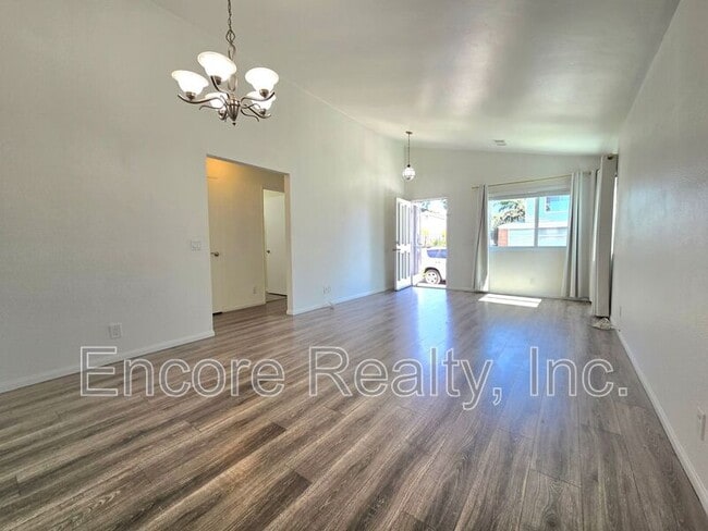 Building Photo - 2093 Waterbury Dr