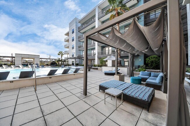 Building Photo - 5454 Washington St