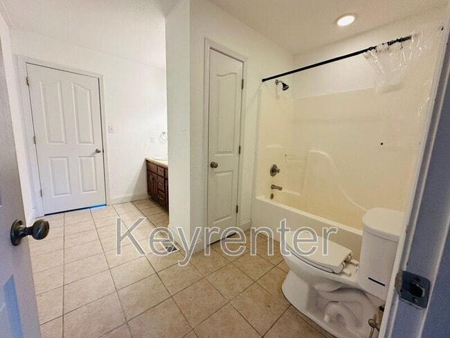 Building Photo - 2420 Hallerins Ct