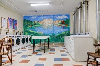 Building Photo - 195 Pleasant St