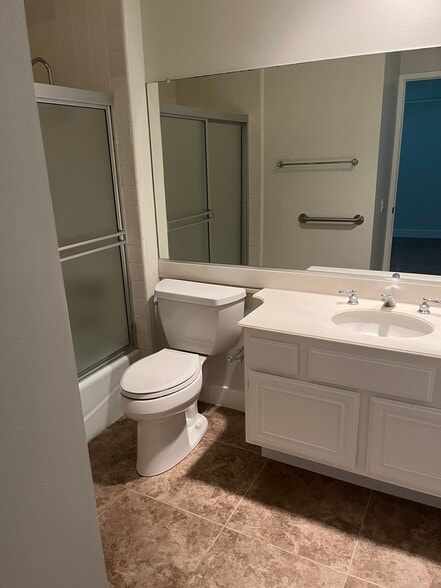 Additional bathroom attached to b - 483 Calle Amigo