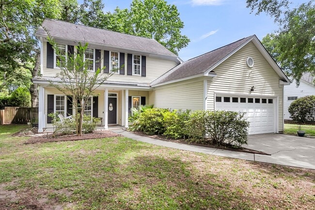 Building Photo - Coastal Convenience in the Heart of Mount Pleasant
