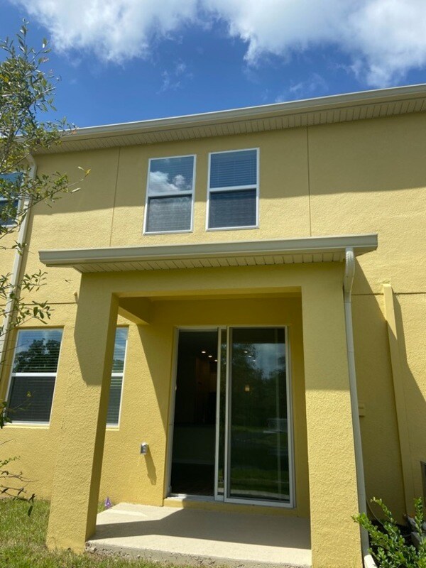 Building Photo - 9372 Tecumseh Dr