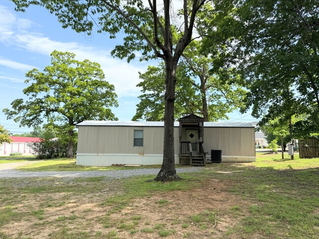 Building Photo - 2 Bedroom Home in Campbell County