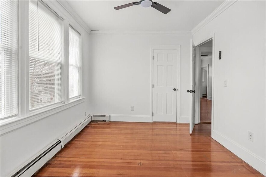 Building Photo - 123 Radcliffe Ave