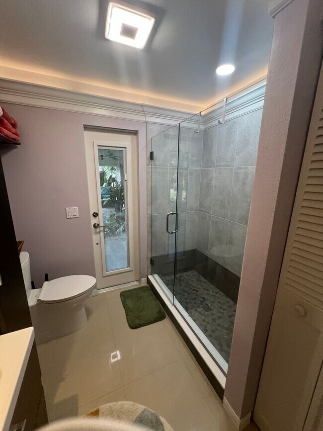 Building Photo - 3/2/2 Seasonal home in Deep Creek