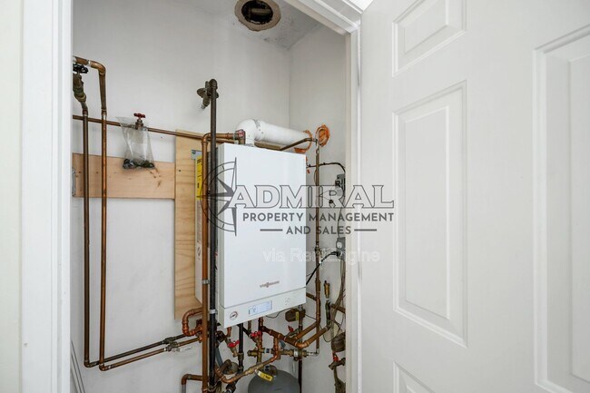 Building Photo - 65 Woodland Green