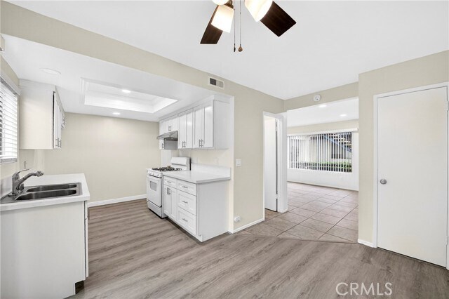 Building Photo - 160 Greentree Ln